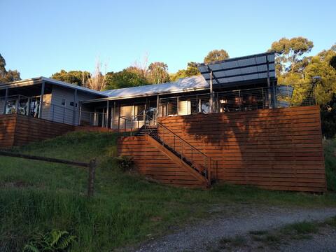 Hillside House  Stunning Views!