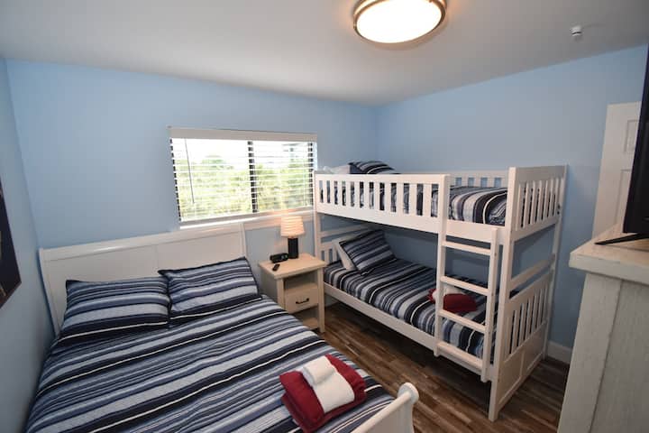 This is the 2nd bedroom.  It has a queen bed and bunk beds.