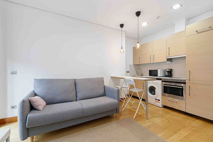 06 - Simple apartment in the heart of Vigo