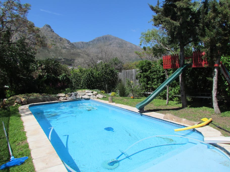Pool with mountain view (fenced)