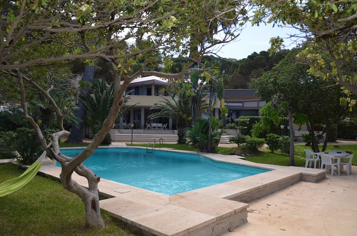 Studio in Historical 900 villa on the sea and city