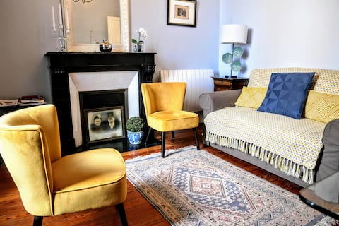 Popular Airbnb listing: Cozy apartment Victor HUGO near Darcy in Faubourg Nord