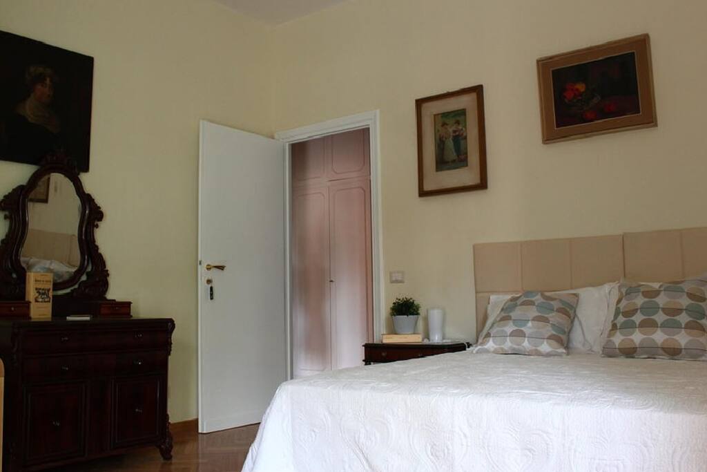 Camera gialla Yellow room