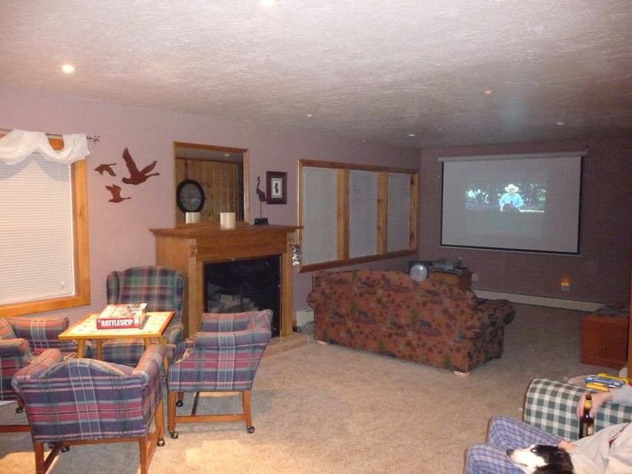 Living Room With Projection and 35" TV