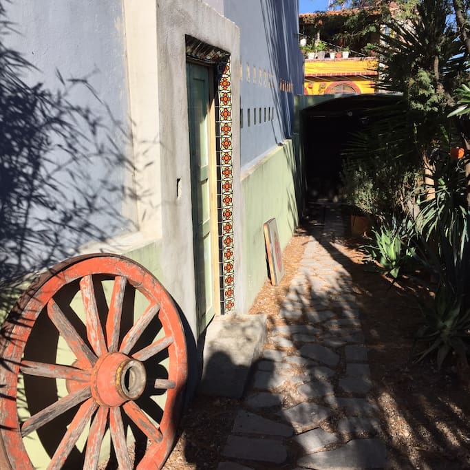 Garden path from street