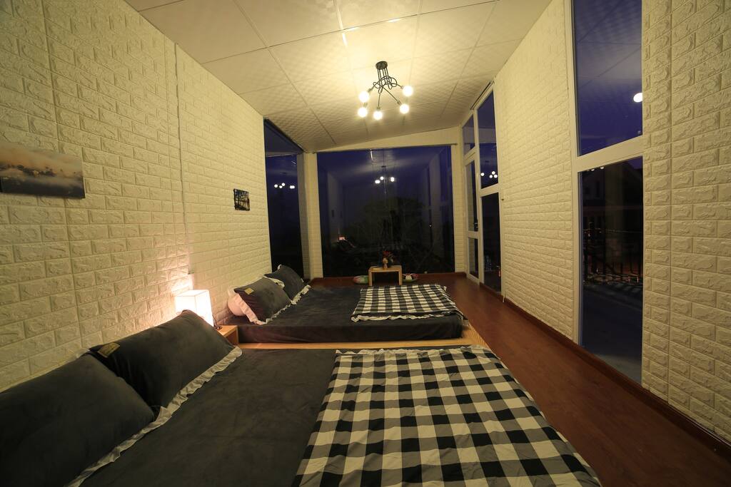 2 double beds