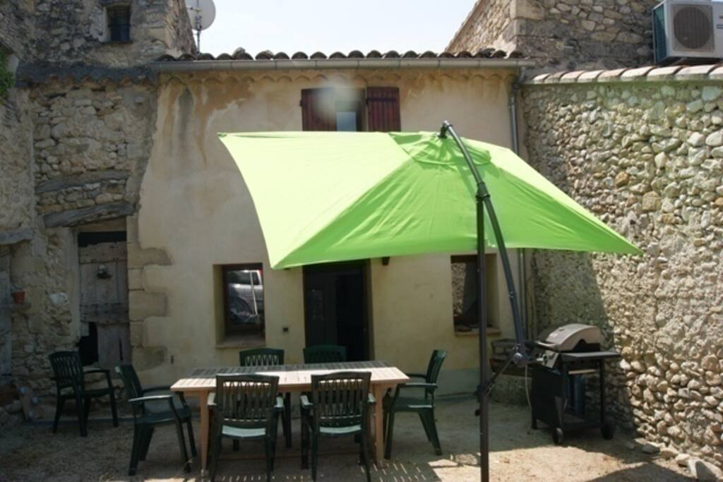 Terrasse, barbecue à gaz