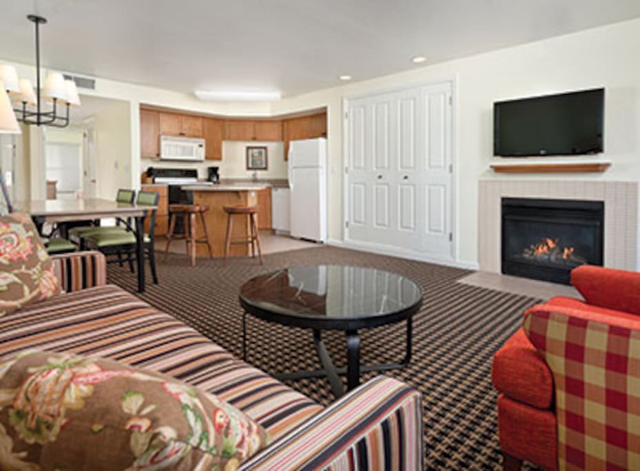 This picture does not show the specific unit being rented. The unit rented will be based on which units are available upon check-in. These pictures are meant to show the property and an example of the room style and décor.