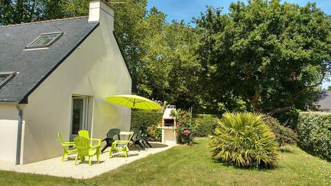 Top Airbnb: Detached house 200 m from a beautiful beach. in Plouguerneau