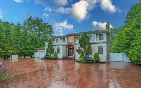 12 Guests | 2 Hot Tubs | Game Rm | Sauna | SteamRm