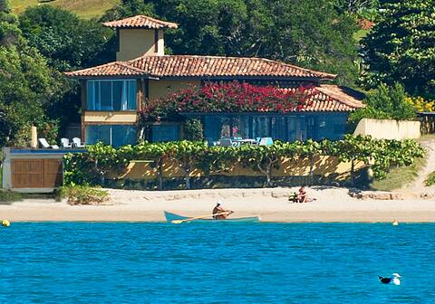Beach house at Ferradura Beach
