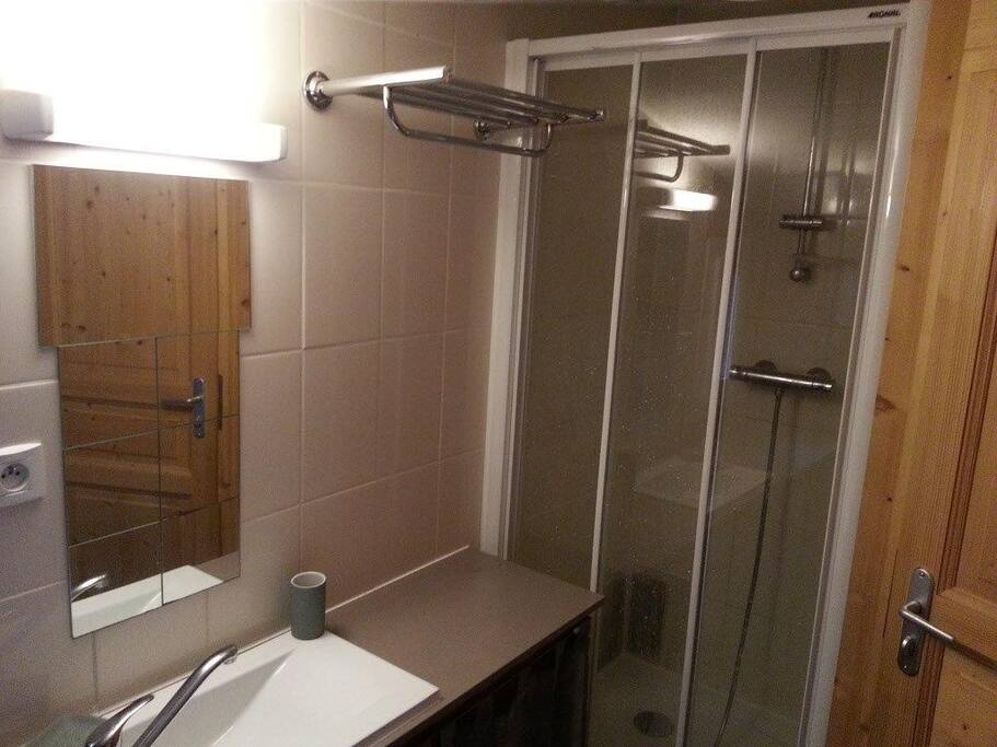 Douche spacieuse