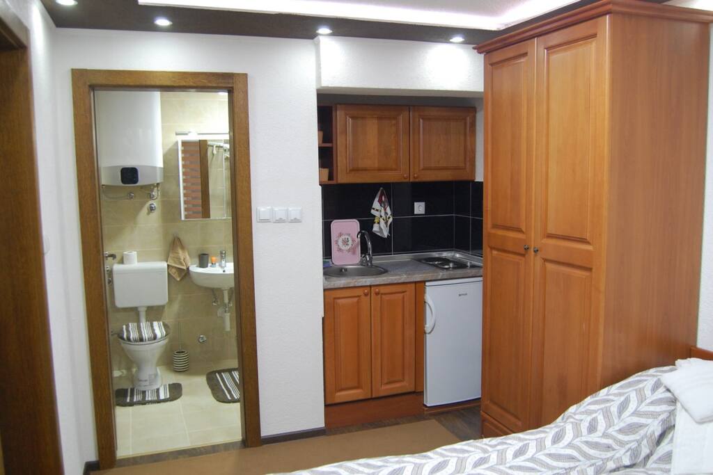 Mini-kitchen and Bathroom