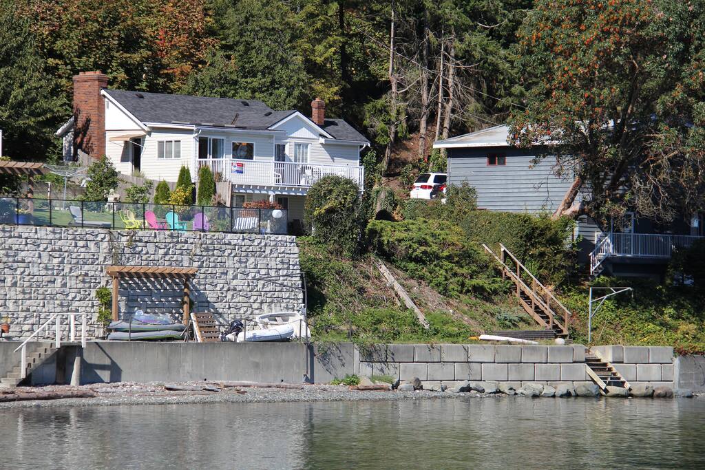 Kayak from the 57' of waterfront by Lagoon Bridge into Stuart Channel