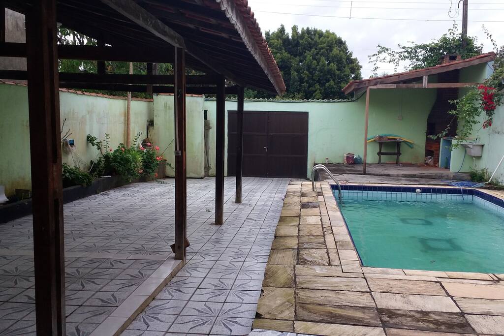 É possível guardar dois veículos