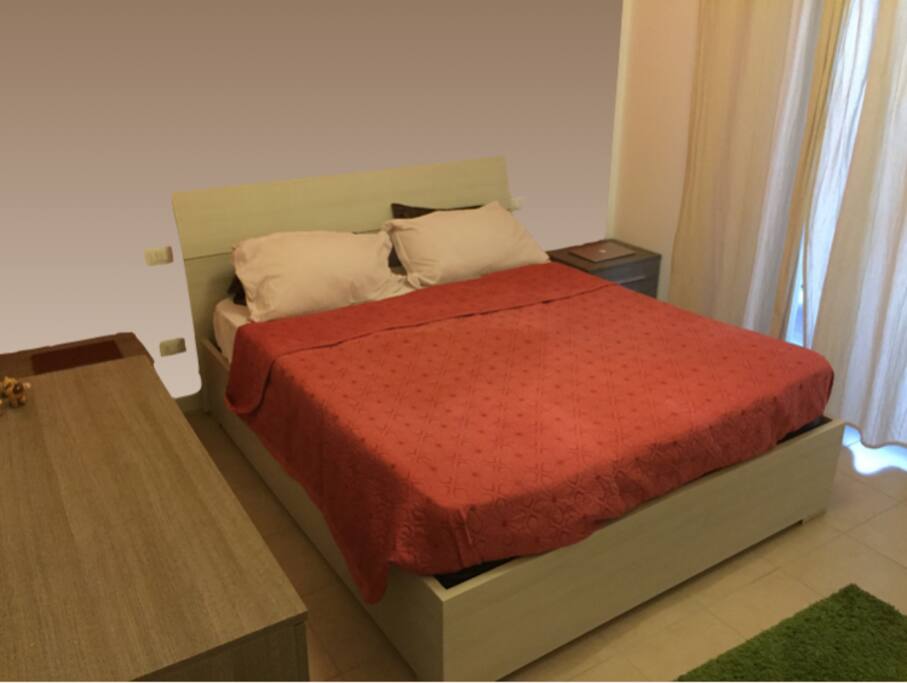 camera da letto con balcone
