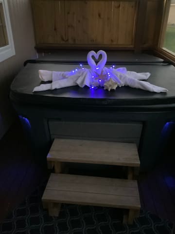 Lisa’s seaside chalet w/hot tub Aboiteau beach,NB gallery image 4