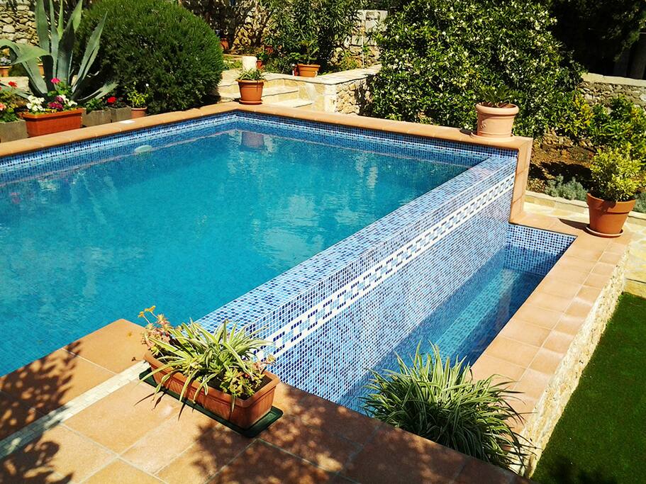 Private infinity pool
