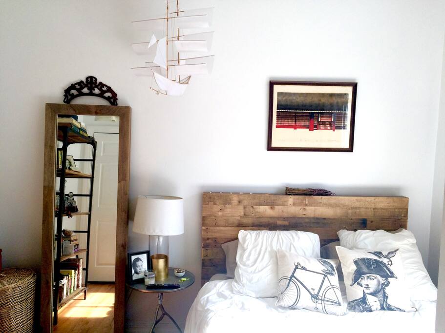 Bedroom with Tempurpedic Mattress