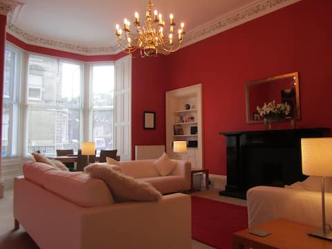 Top performing Airbnb: Classic West End New Town 2Bed Flat in Sighthill & Gorgie