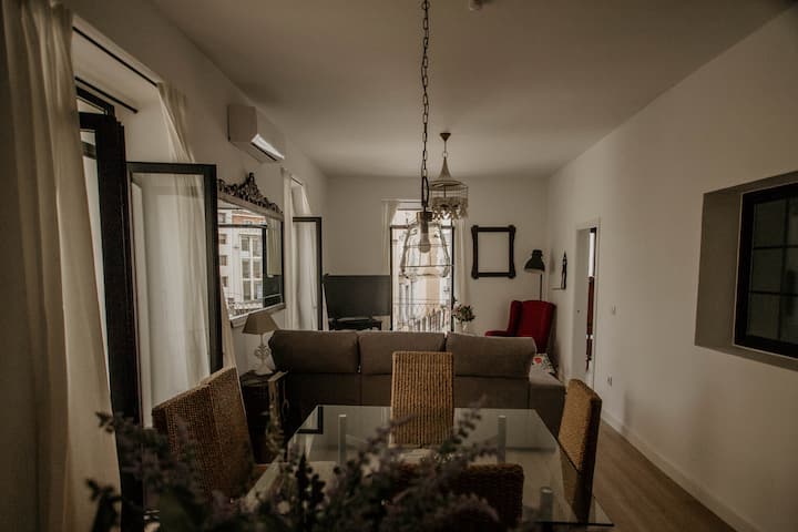 Casa Ramona餐厅。
大玻璃桌。