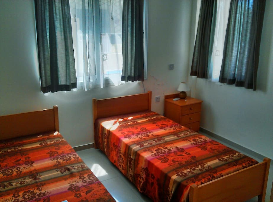 Twin bedroom