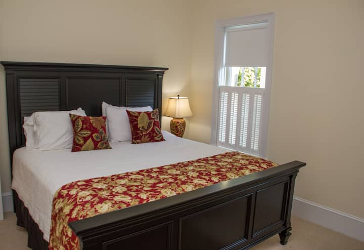 Rear bedroom - the Chinese Room