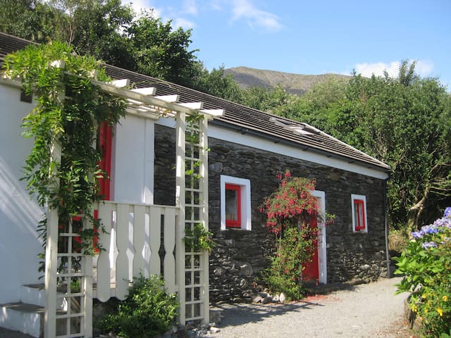 Airbnb County Cork Holiday Rentals Places To Stay