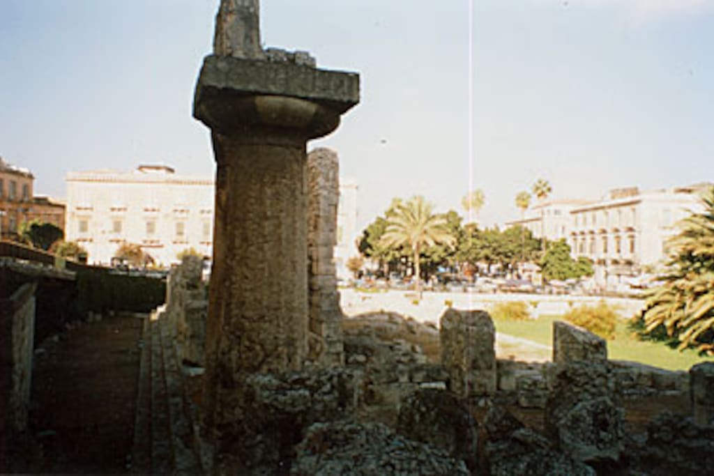 il Tempio di Apollo, a 50 metri da casa