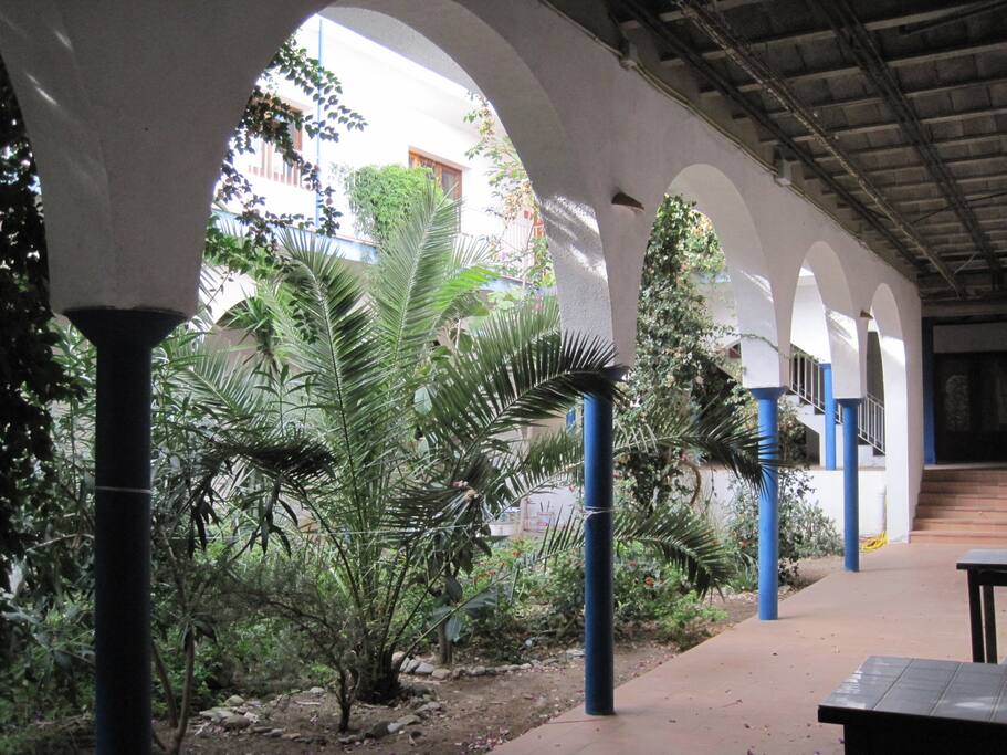 Schattenterrasse mit Innenhof