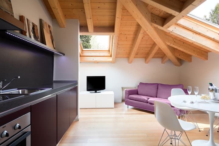 Iris Attic - Lake Como