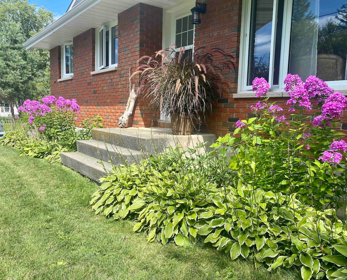 The Hillside Acre Home Houses for Rent in Temiskaming Shores, Ontario