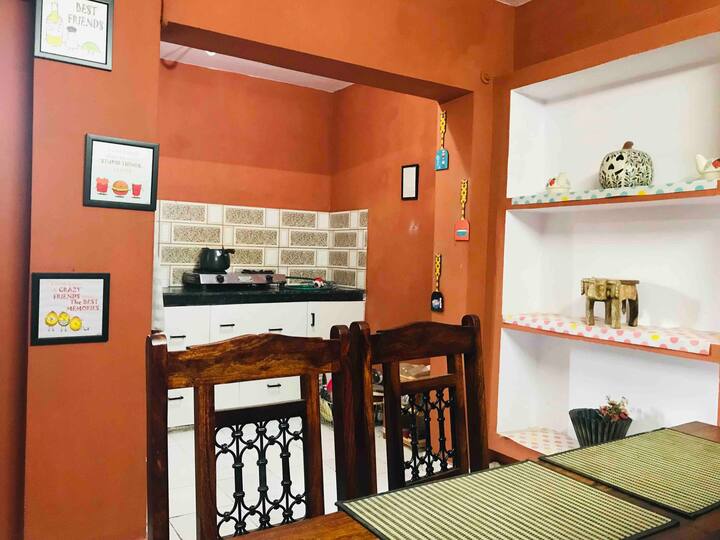 Homely Feel 2bedroom Holiday Home With Balcony - Kanpur