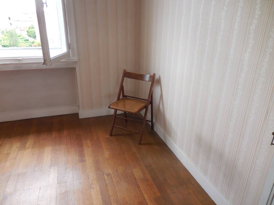 Chambre 1
un lit simple