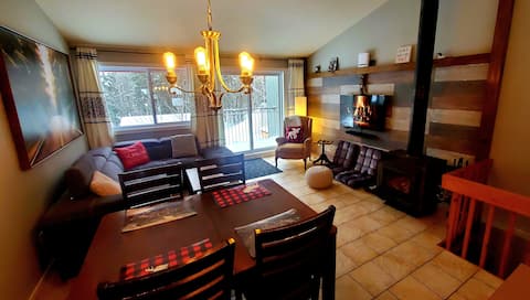 Successful Airbnb property: Condo, au pied des pentes No. CITQ 298741 in Stoneham Et Tewkesbury