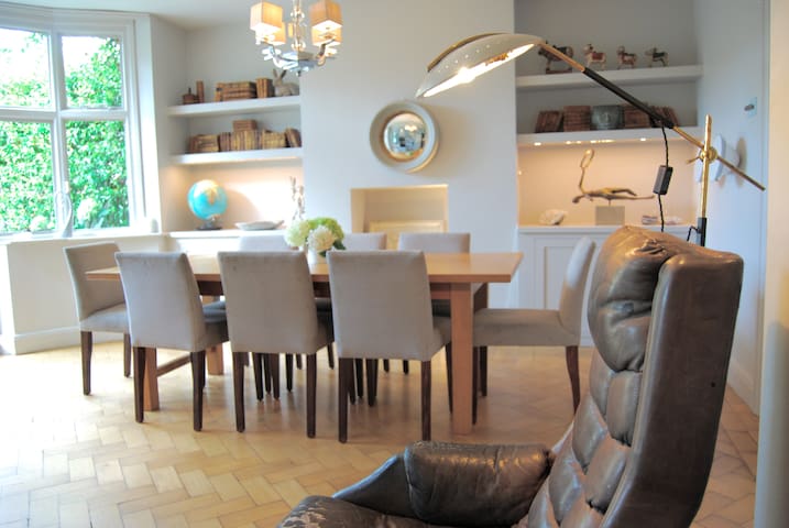 Stylish family house near Park, sleeps 7, E London