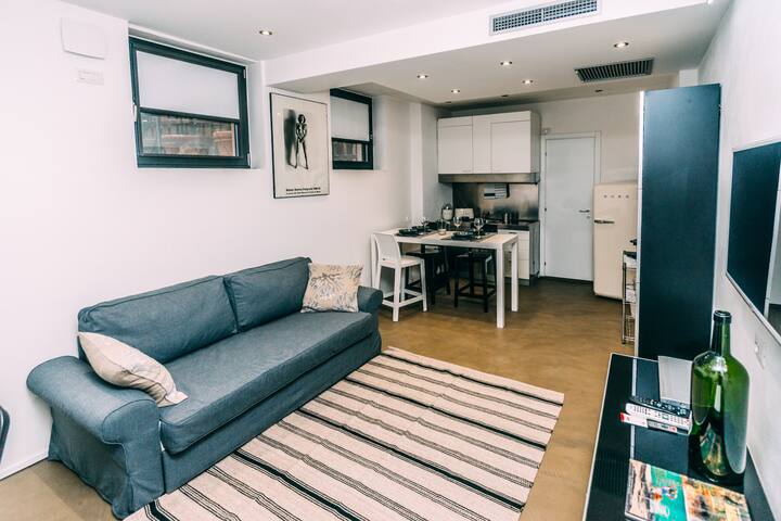 MODERN APARTMENT near Center