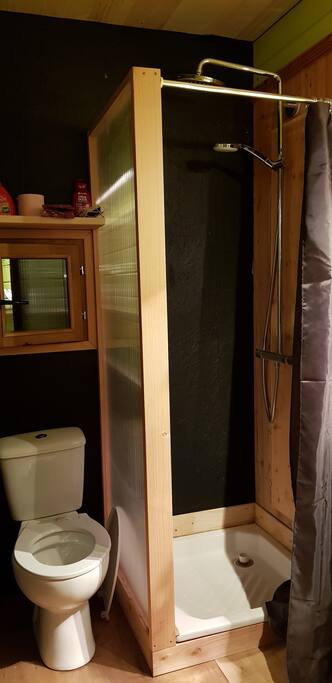 le coin toilette et SDB