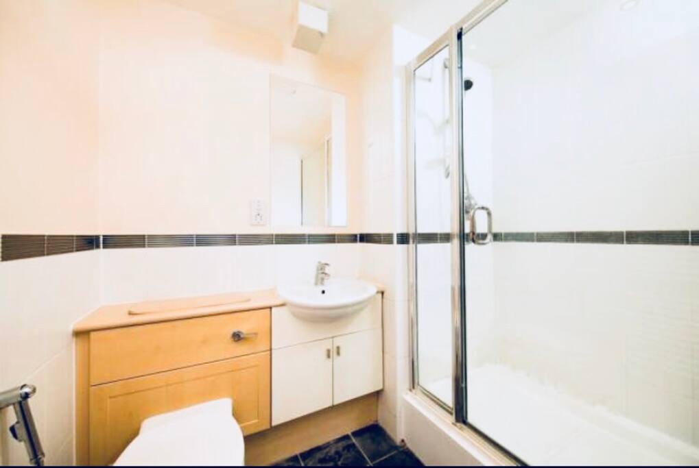En-suite bathroom