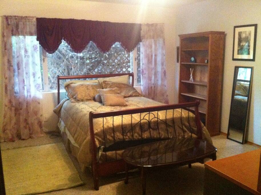 Warm, cozy, quiet setting