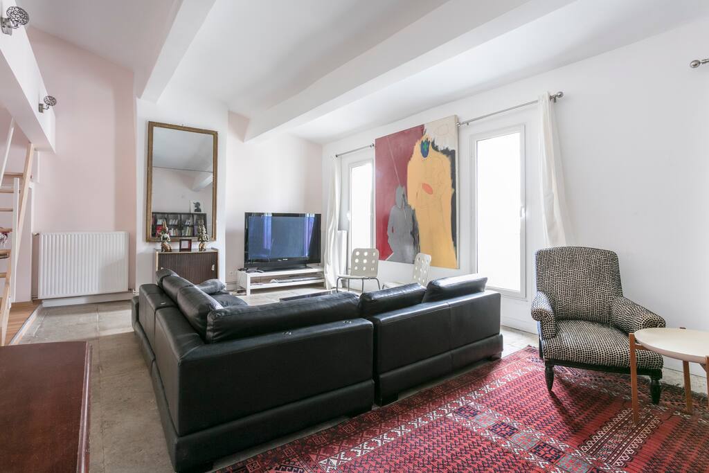 Salon, avec plasma, internet wifi, jeux de société, livres/BD