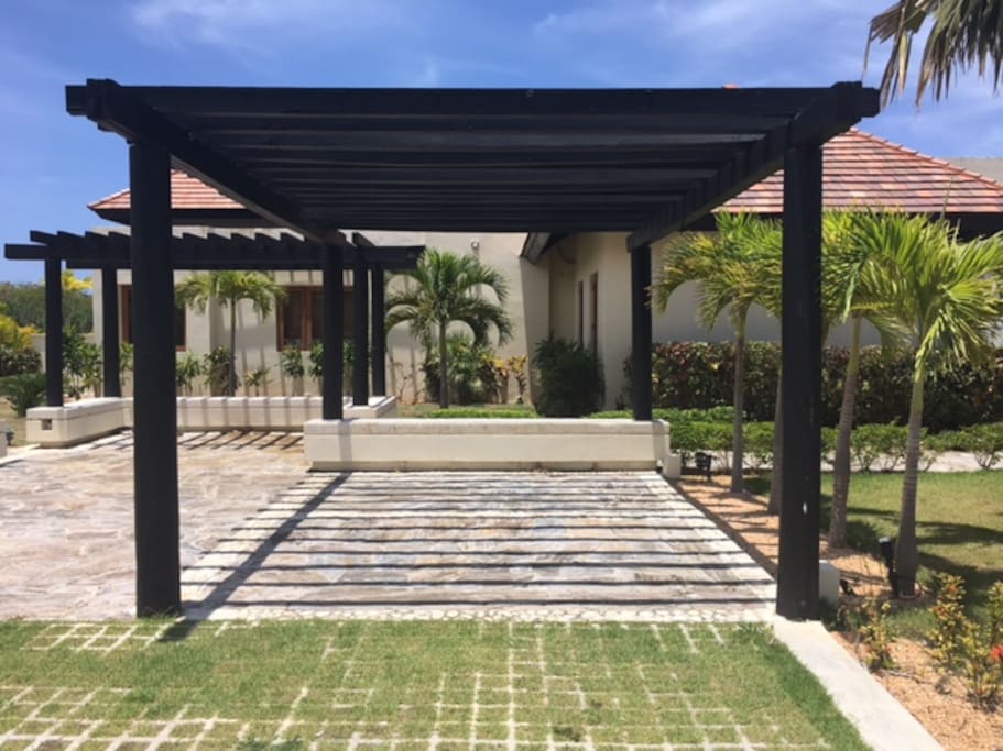 Parqueo Privado