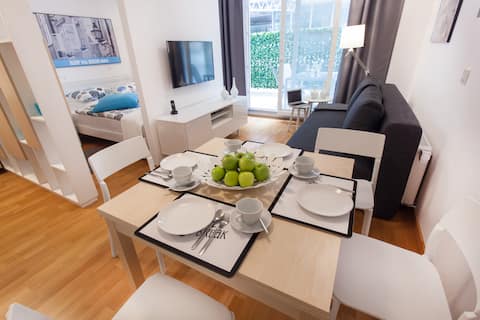 ★ Magic Blue ★ FREE Garage & Bikes ★ Private Patio