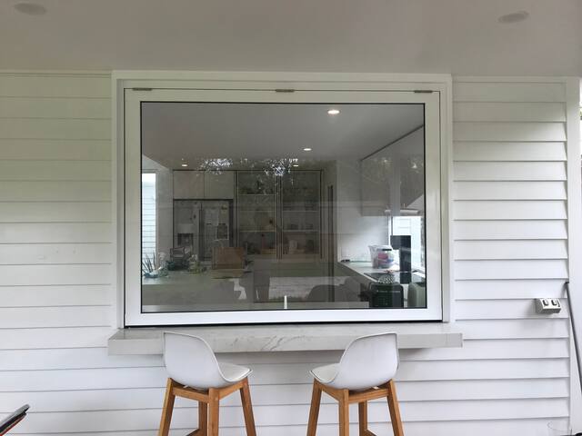 The light house in Byron Bay – with a pool gallery image 4