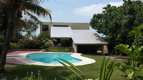 Villa Delia- A Sunset Villa by the Sea in Colombia