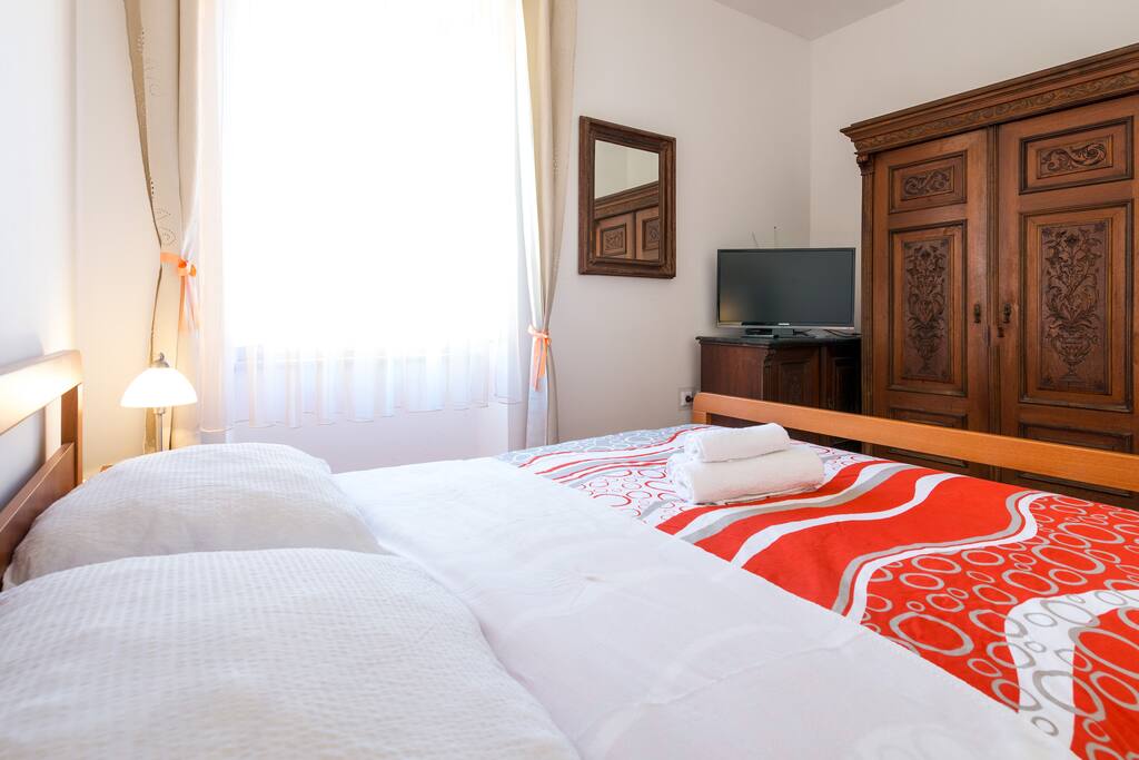 Bedroom 1, king size bed and sat.TV, A/C