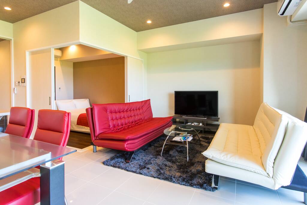 【リビングルーム】
冷暖房完備
リビングに1台
寝室に1台
【Living room】
Air-conditioned room
One in the living room
One in the bedroom
【客厅】
空调:一台在客厅,一台在卧室。
基调。