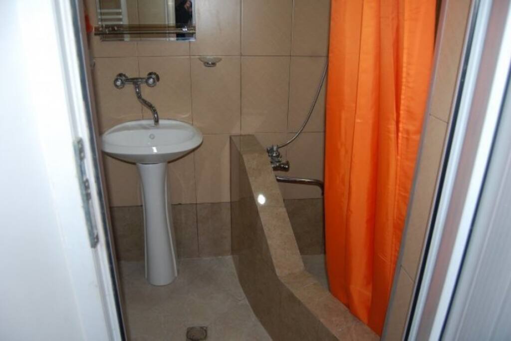 Double room with 1 bed and a balcony