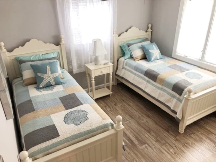 "SeaShell საძინებელი"  ორი ტყუპი საწოლი - ასე რომ, Cute!