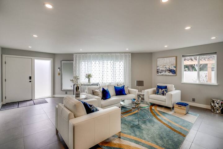 Luxurious 5BR/4.5BA house near Stanford with AC gallery image 5